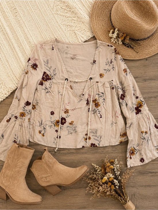 saltwater LUXE Tops - NWT Saltwater Luxe Floral Boho Bell Sleeve Blouse Size Large Cottagecore